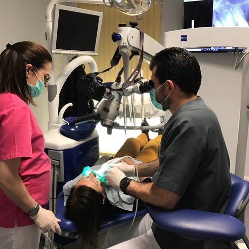 Beneficios de la endodoncia microscópica